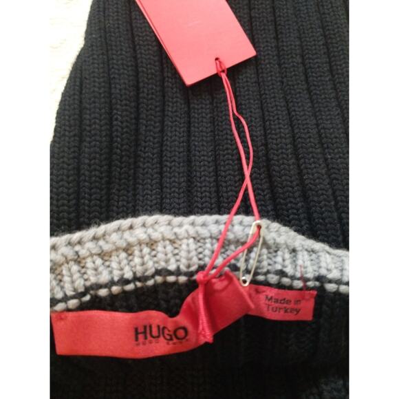 HUGO Boss Ribbed Knit Scarf Black Gray New With Tags Made in Turkey - Picture 3 of 3